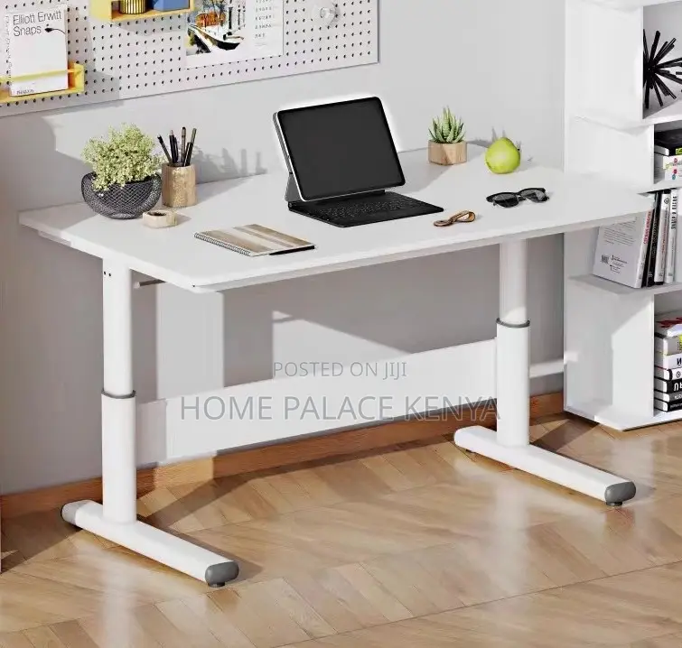 Adjustable Desk: Optimum Height Manual Working Desk With Hand Crank