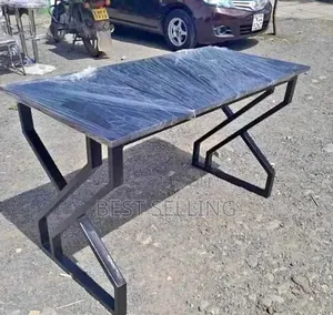 Multiple Colors Metallic Stand Office Table