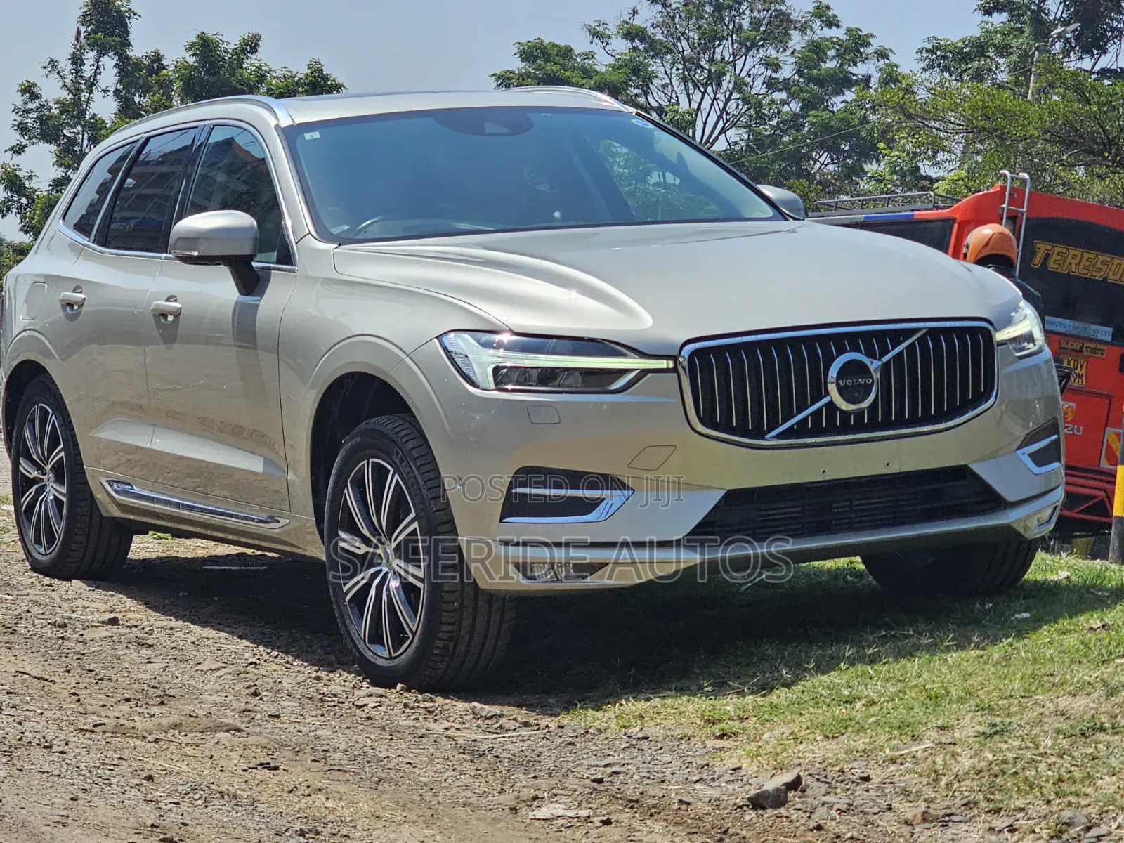 Volvo XC60 2019 Gold
