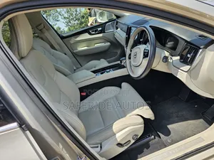 Volvo XC60 2019 Gold