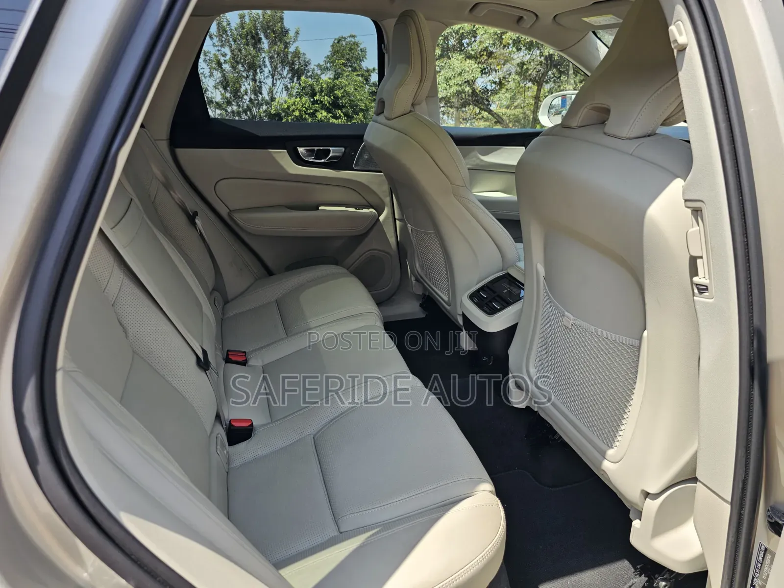 Volvo XC60 2019 Gold