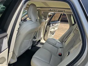 Volvo XC60 2019 Gold