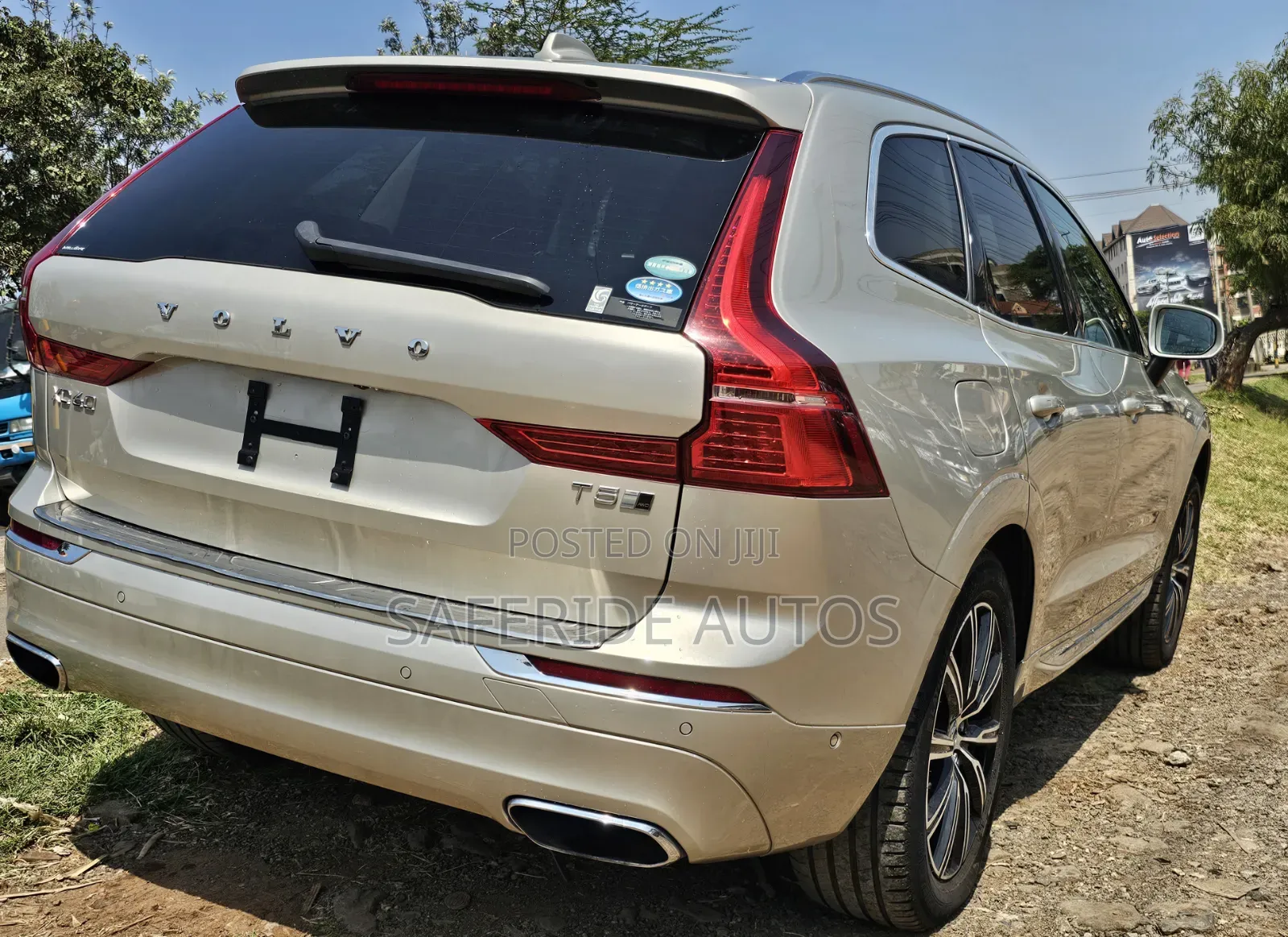Volvo XC60 2019 Gold