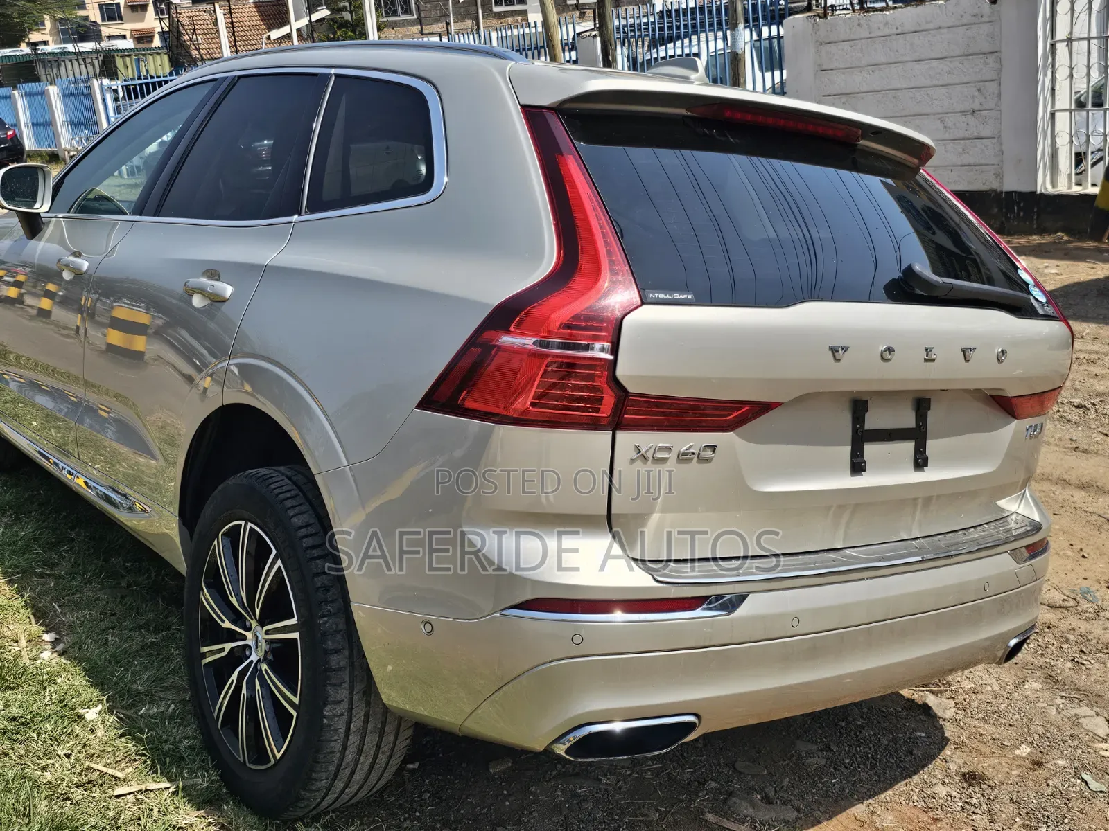 Volvo XC60 2019 Gold