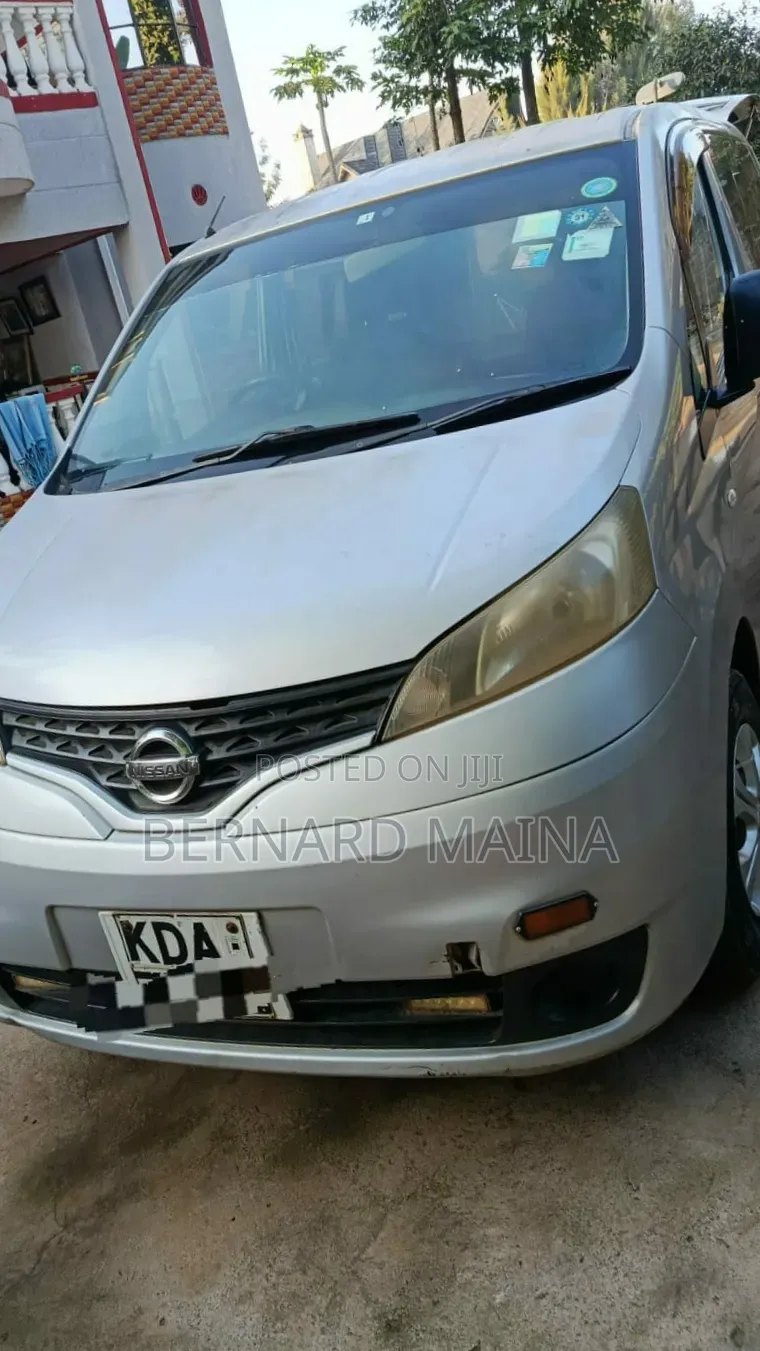 Nissan NV200 2011 Silver