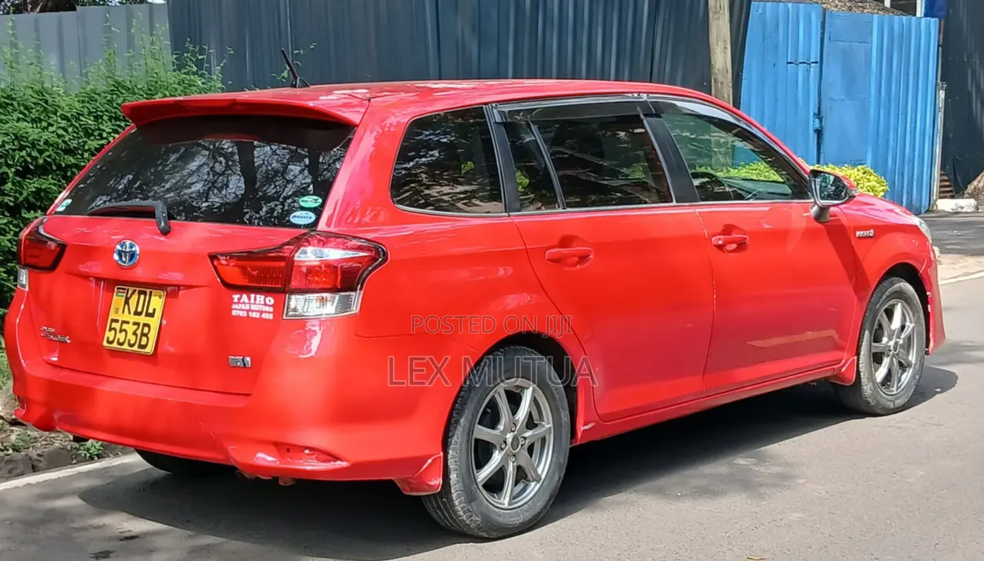 Toyota Corolla Fielder 2016 Red