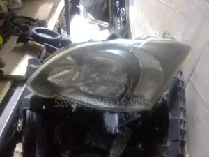 Runx 2005 Headlight
