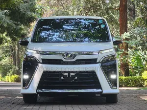 Toyota Voxy ZS 2WD 7-Seater 2019 White