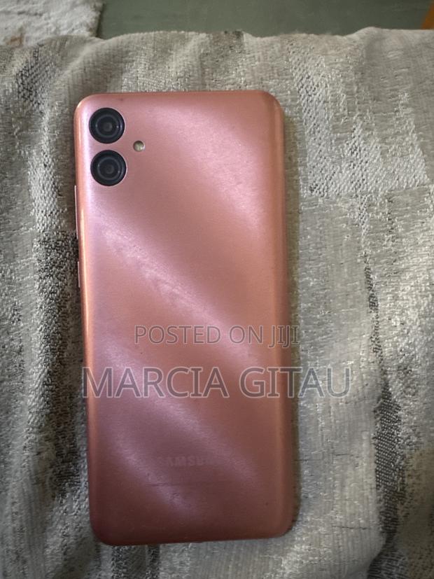 Samsung Galaxy A04e 32 GB Rose Gold - main view
