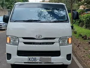 Toyota HiAce 2014 White