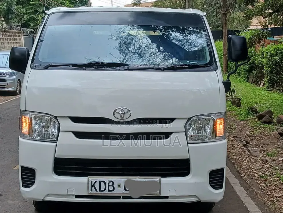Toyota HiAce 2014 White