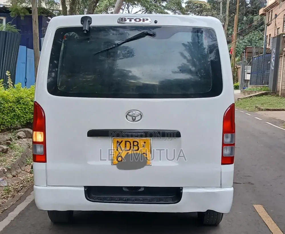 Toyota HiAce 2014 White