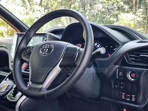 Toyota Voxy ZS 2WD 7-Seater 2019 White