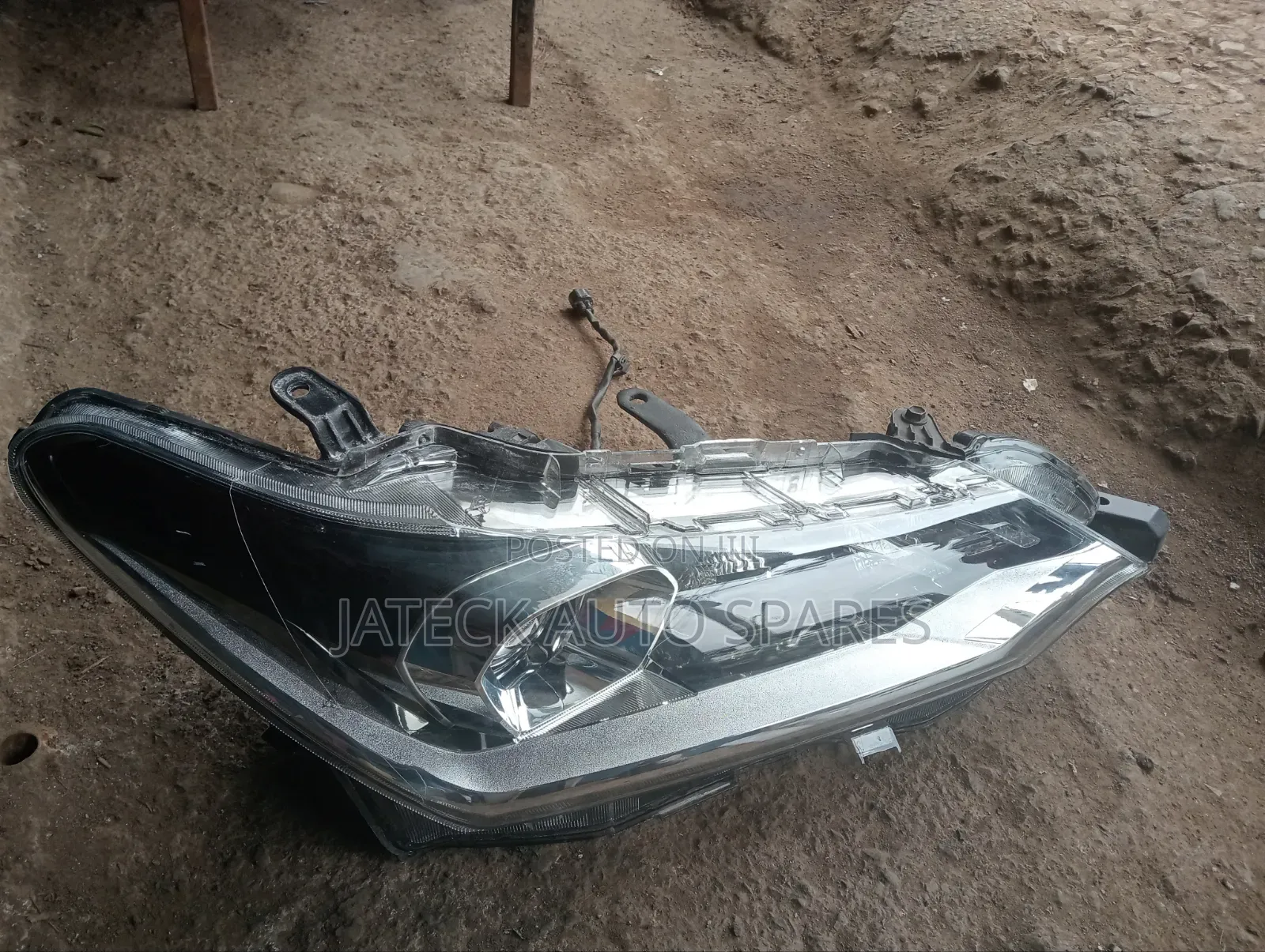 Toyota Fielder 165 Headlight (D)