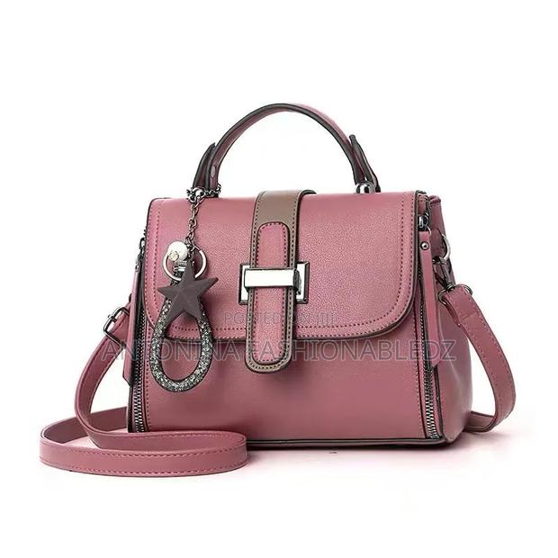 A Very Unique Handbag - thumbnail 10