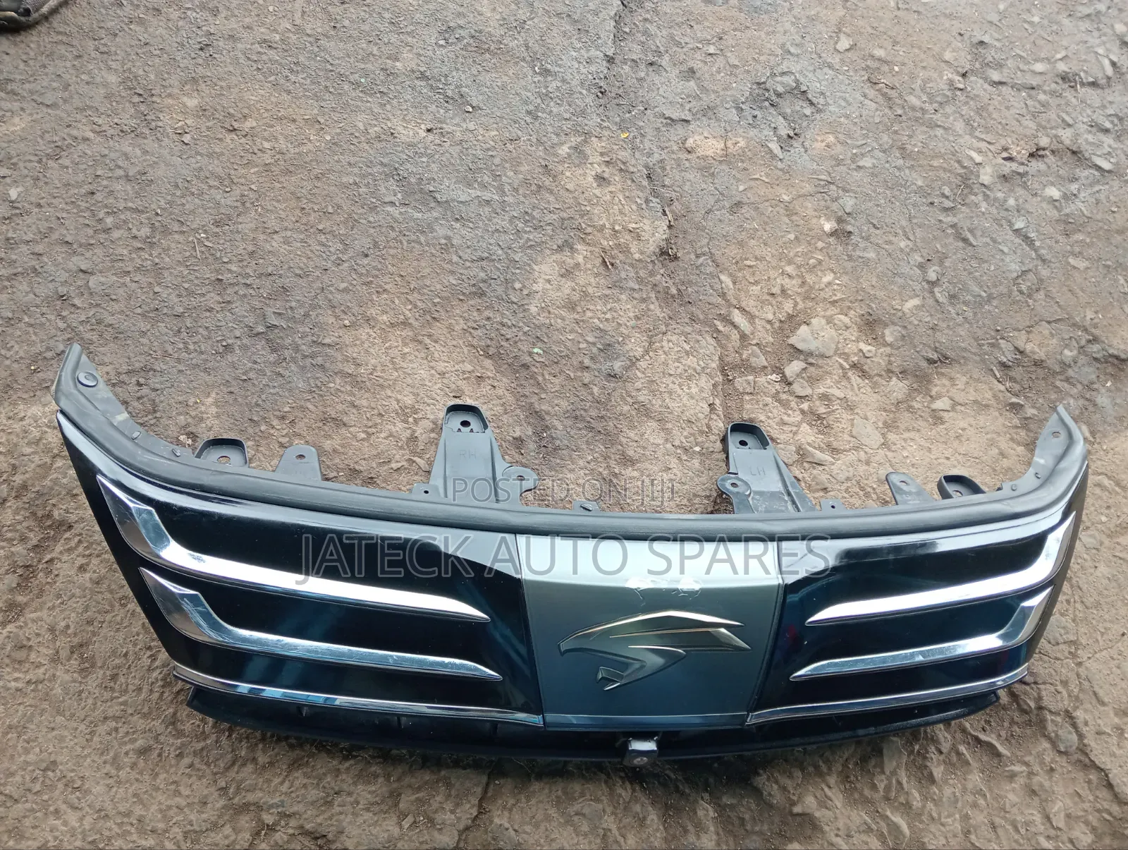 Toyota Harrier Grill (2018)