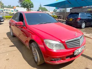 Mercedes-Benz C200 2010 Red