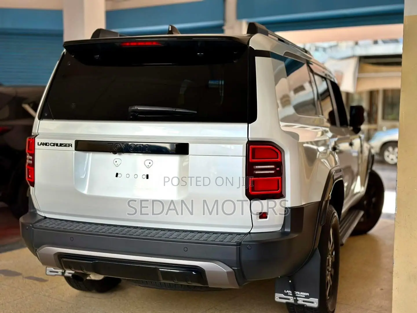 Toyota Land Cruiser Prado 2023 White