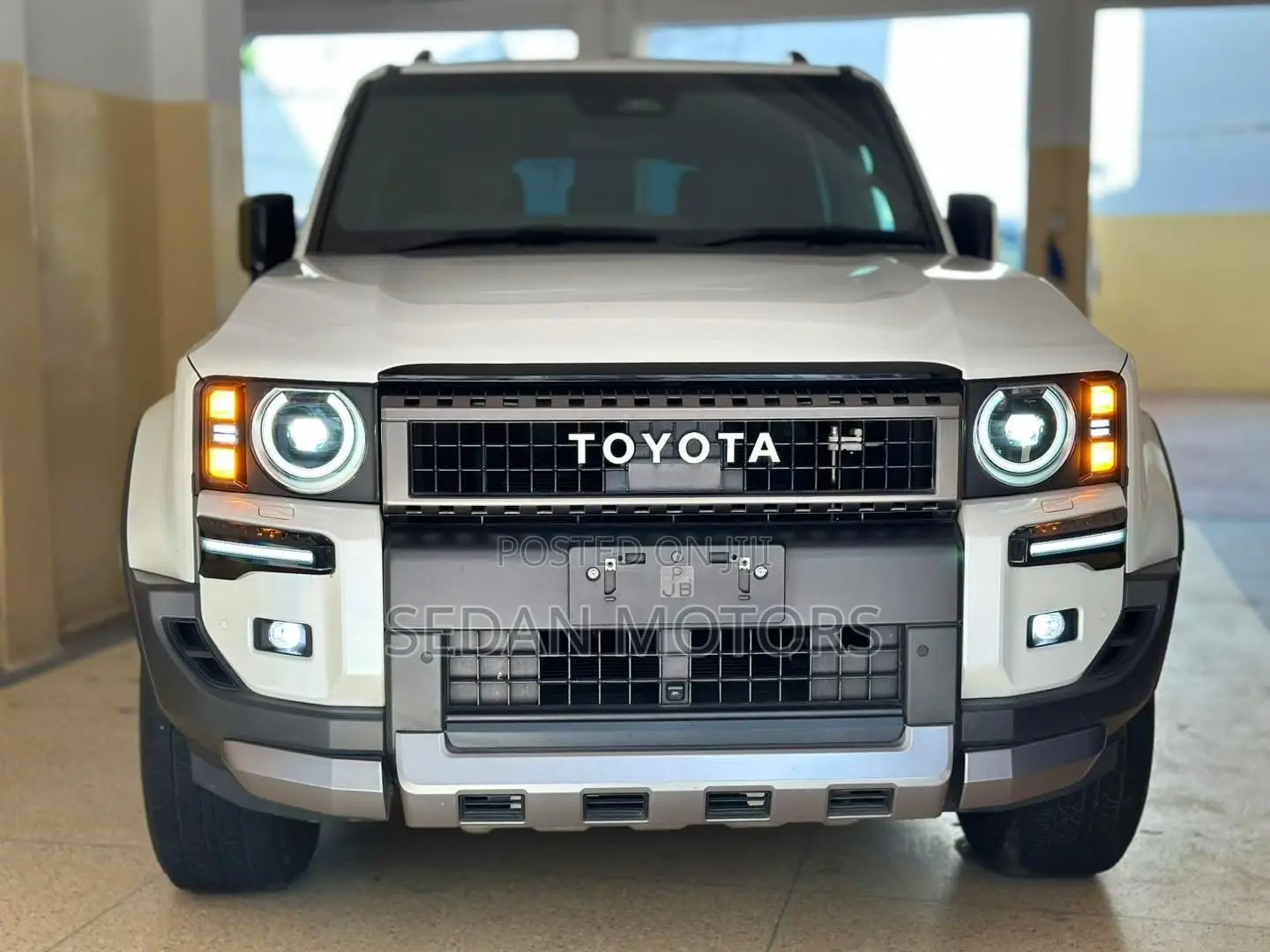 Toyota Land Cruiser Prado 2023 White