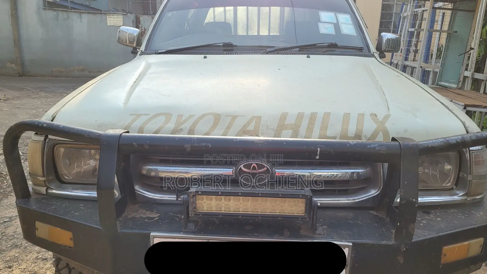 Toyota Hilux 2001 Beige