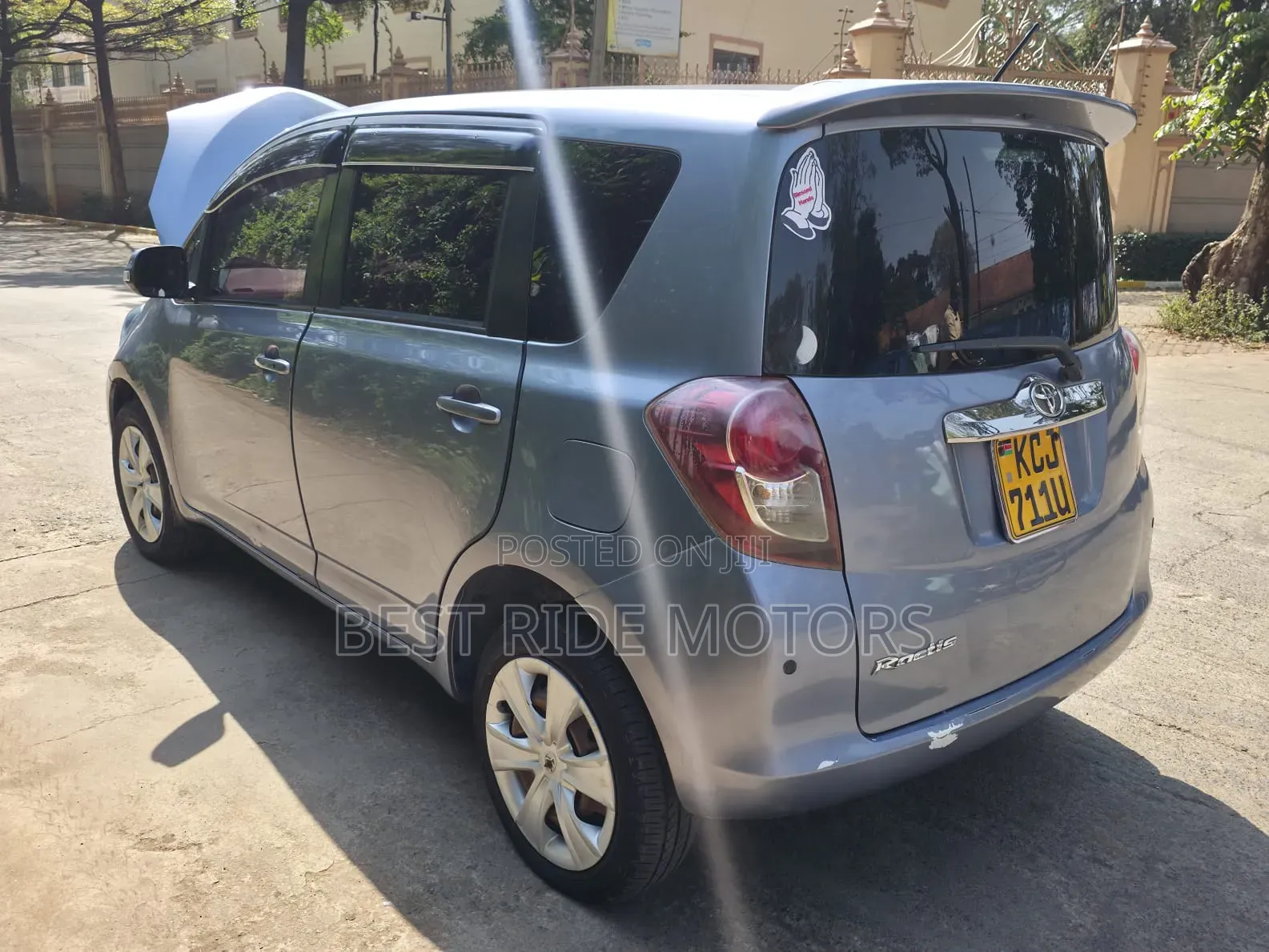 Toyota Ractis 2009 Blue