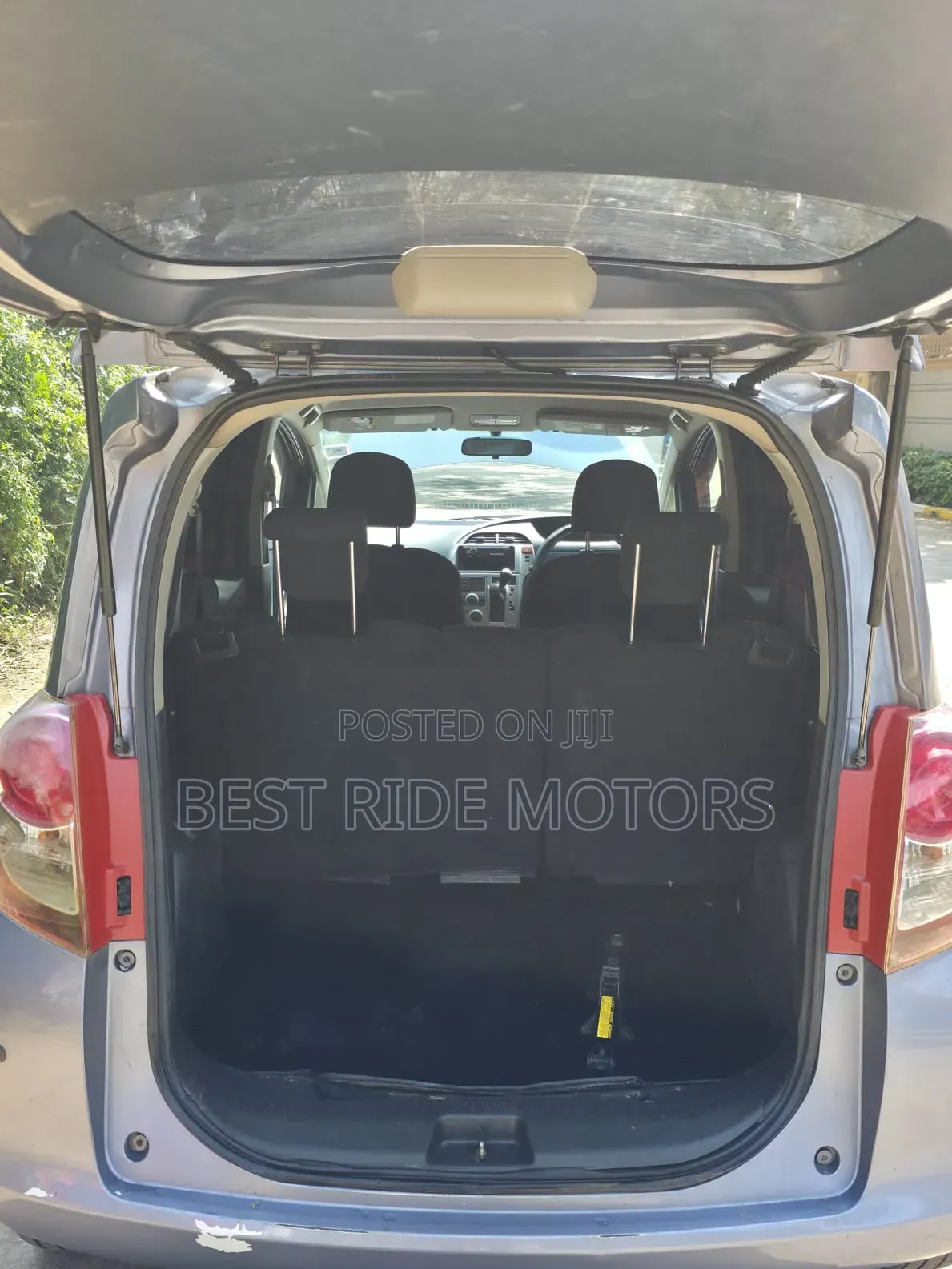 Toyota Ractis 2009 Blue