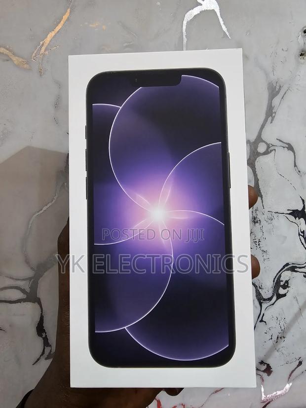 New Apple iPhone 17e 256 GB Black