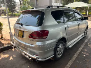 Toyota Ipsum 2003 Silver