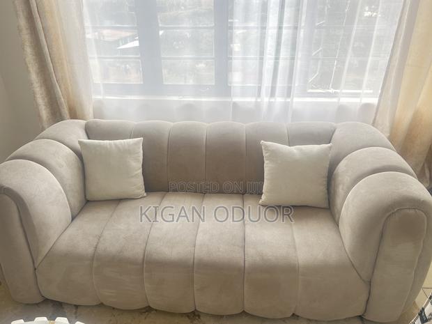 Modern Luxury 5-Seater Sofa in Cream/Beige Fabric. Very Comfortable - thumbnail 3