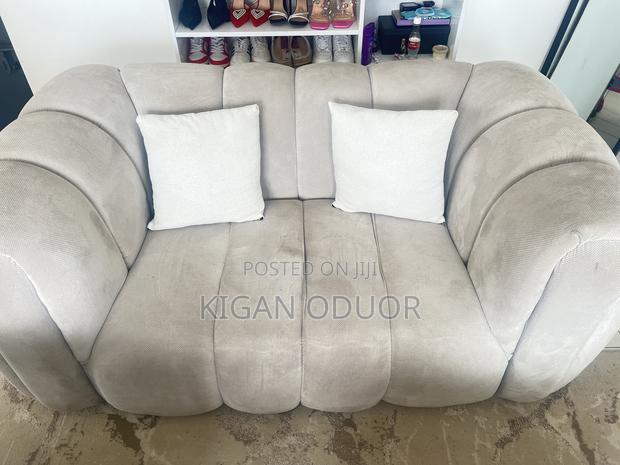 Modern Luxury 5-Seater Sofa in Cream/Beige Fabric. Very Comfortable - thumbnail 4
