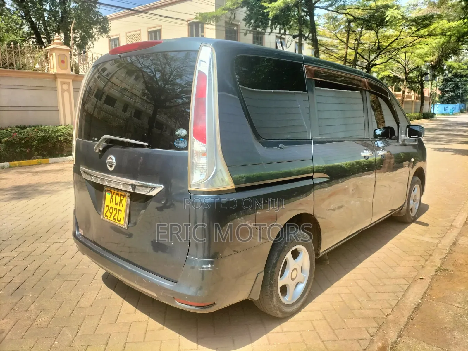 Nissan Serena 2011 Blue