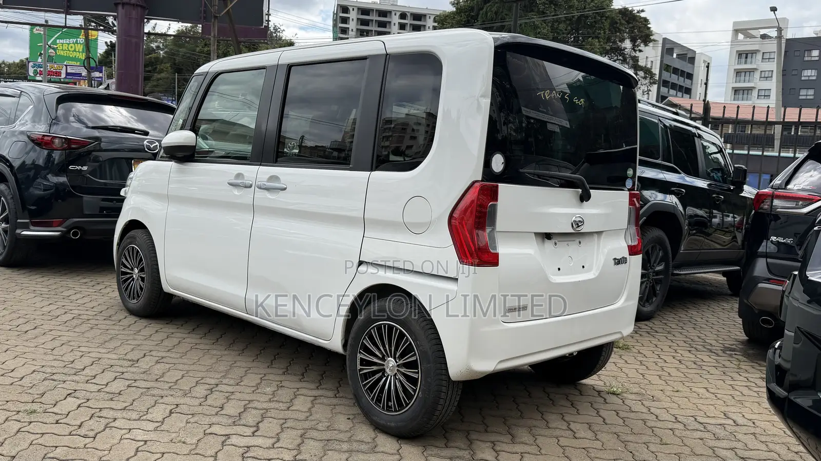 Daihatsu Tanto 660 AWD 2019 White