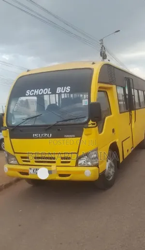 Isuzu NQR 2015 Yellow