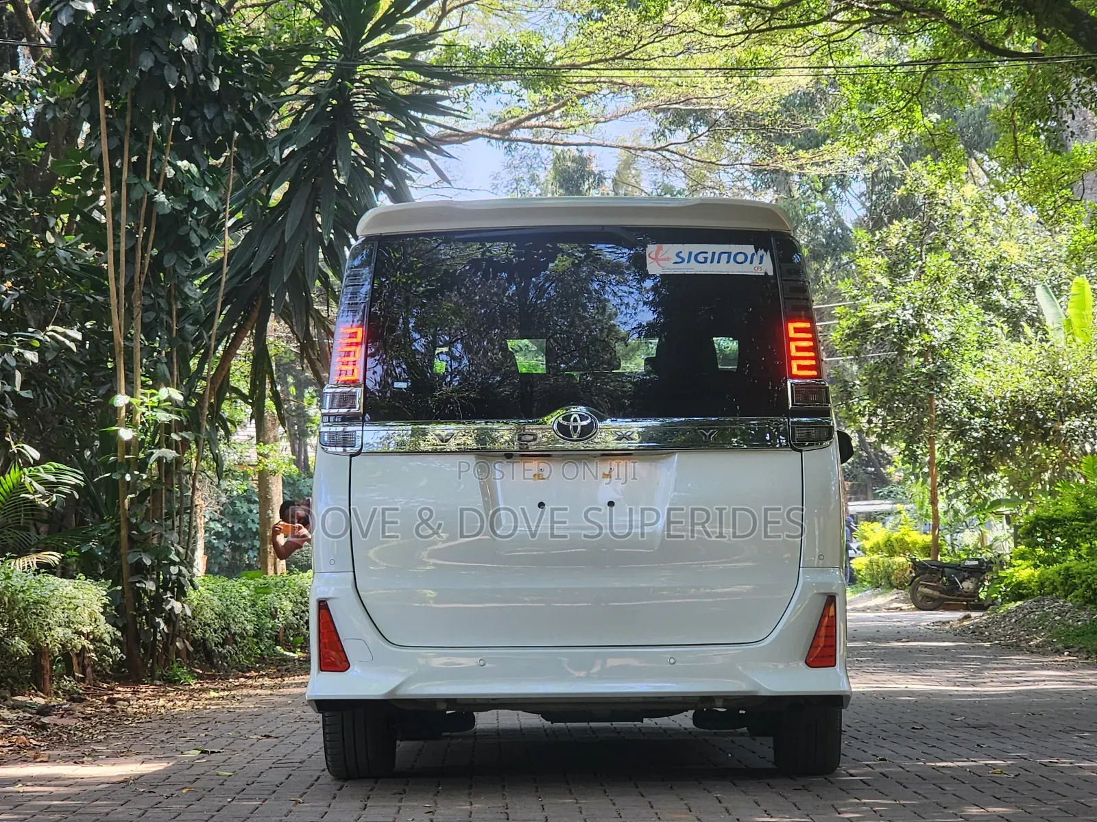 Toyota Voxy ZS 2WD 7-Seater 2019 White