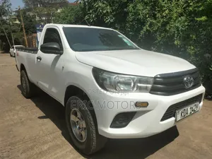 Toyota Hilux 2019 White