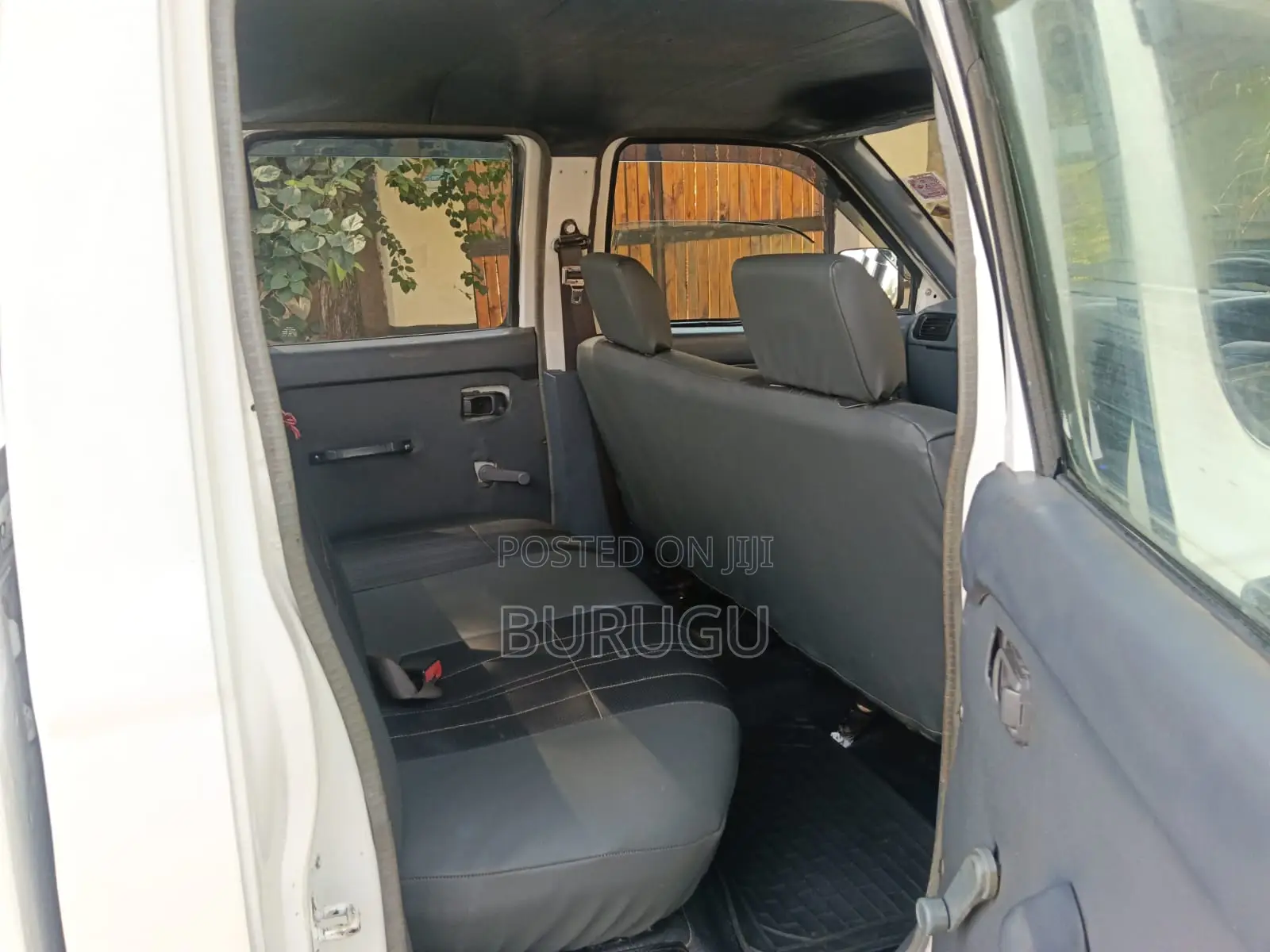 Nissan Hardbody 2000 White