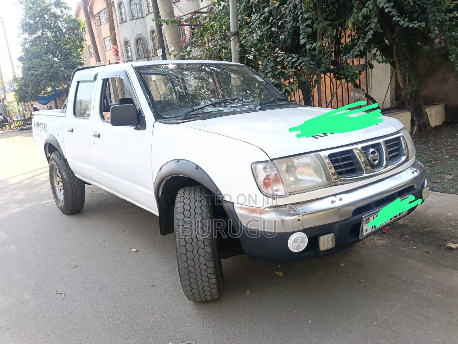 Nissan Hardbody 2000 White