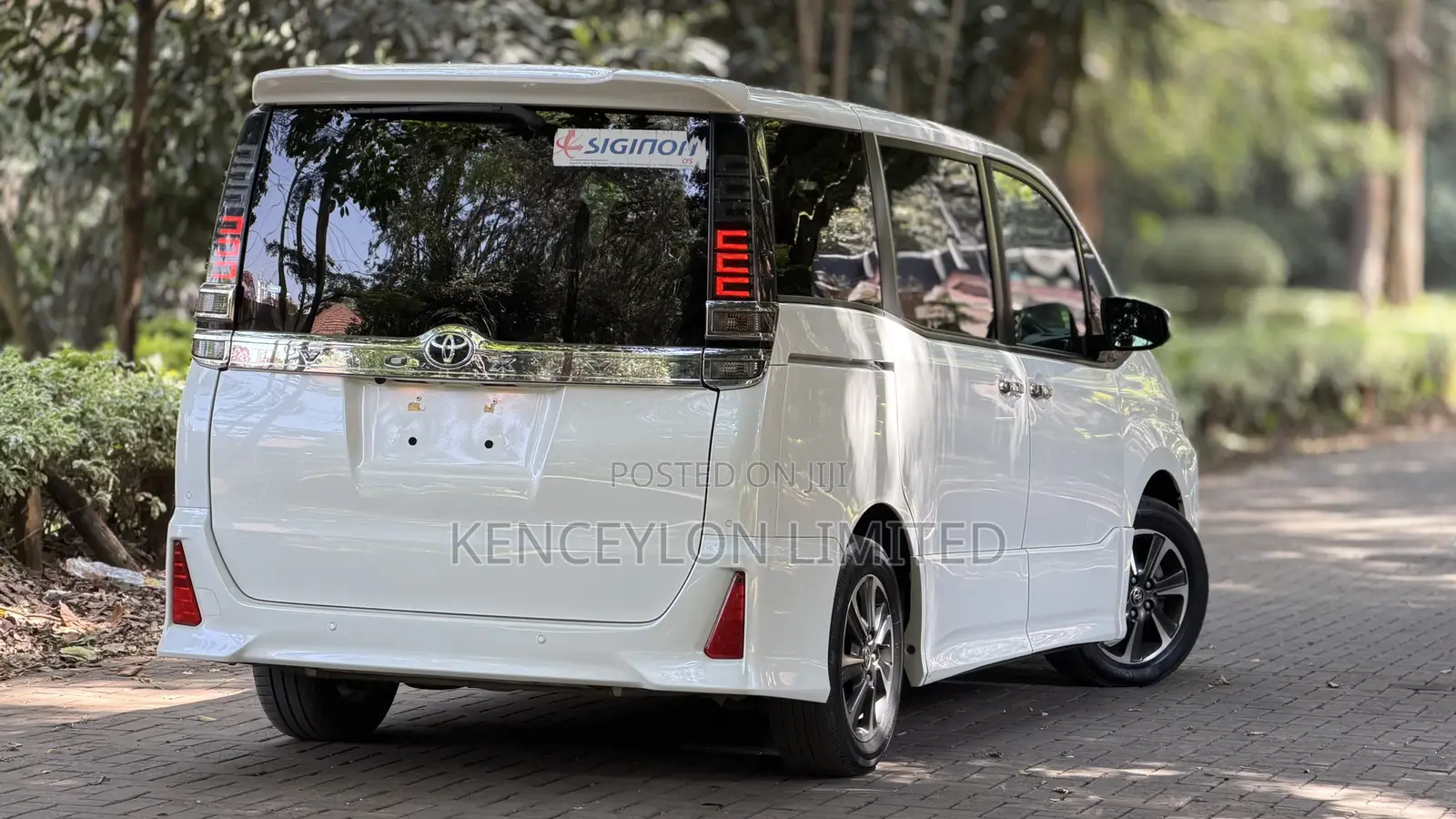 Toyota Voxy X 2WD 8-Seater 2019 White