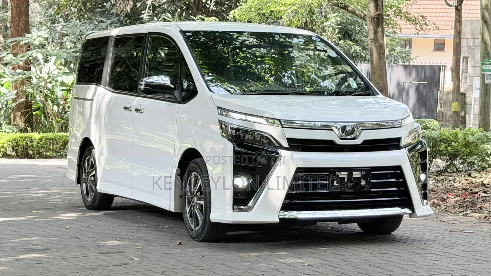 Toyota Voxy X 2WD 8-Seater 2019 White