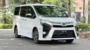 Toyota Voxy X 2WD 8-Seater 2019 White