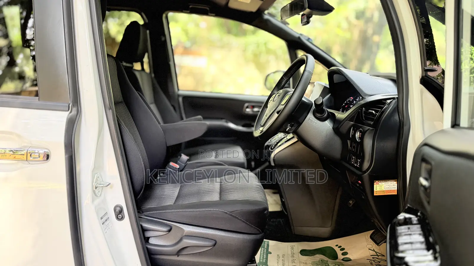 Toyota Voxy X 2WD 8-Seater 2019 White