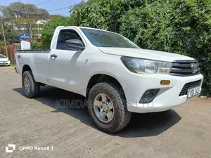 Toyota Hilux 2019 White