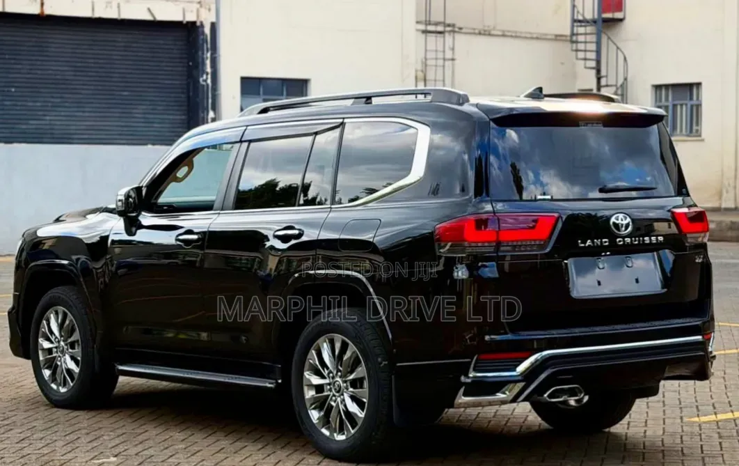 Toyota Land Cruiser 2023 Black