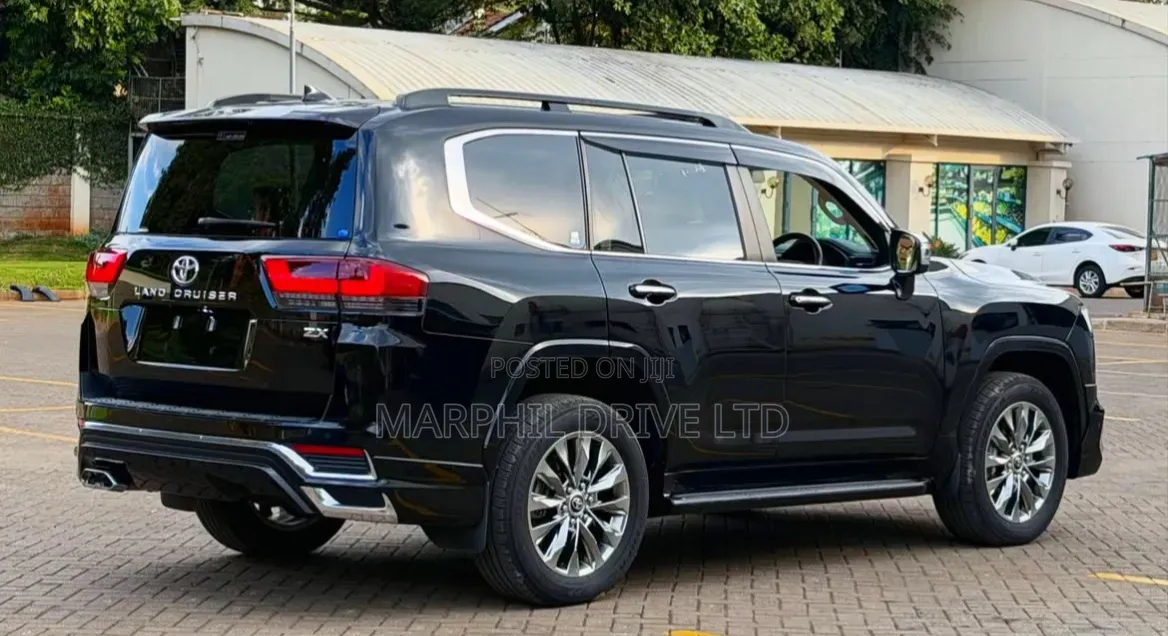 Toyota Land Cruiser 2023 Black