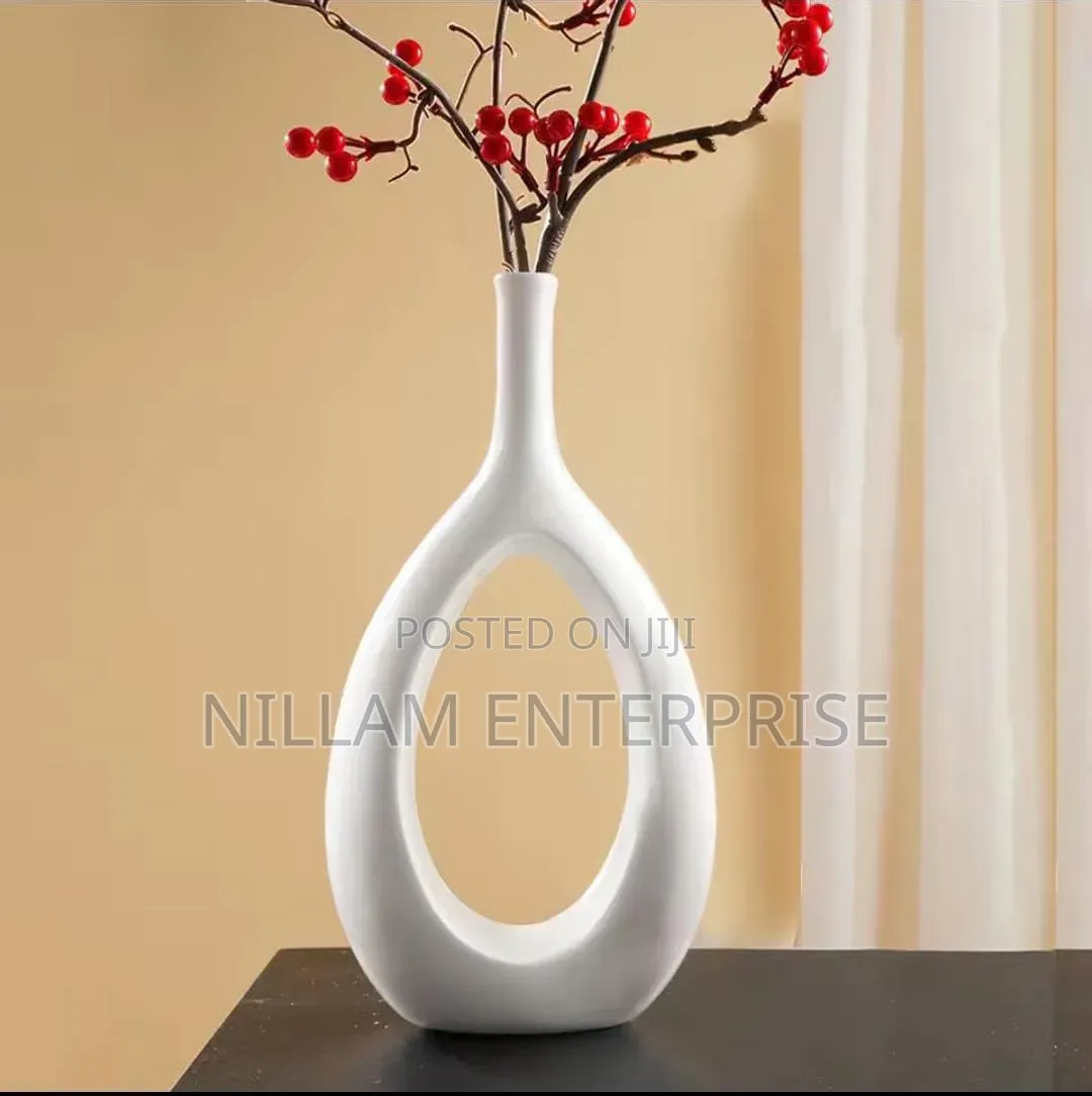Nordic Doughnut Vase