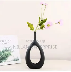 Nordic Doughnut Vase