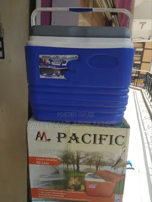 Pacific 10l Cooler Box Ice Chest, Long-Lasting Temperature Retention