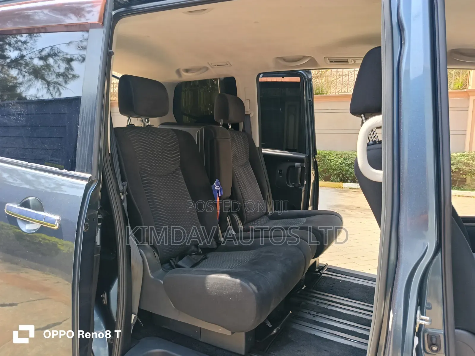 Nissan Serena 2011 Gray