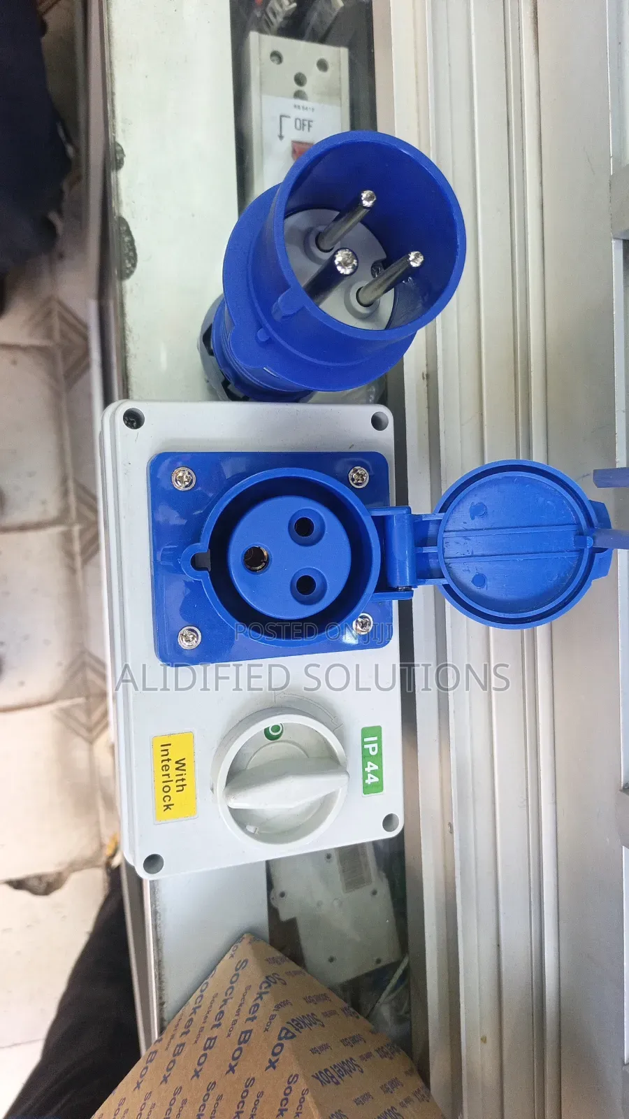 Interlock Industrial Socket 32a 3pin