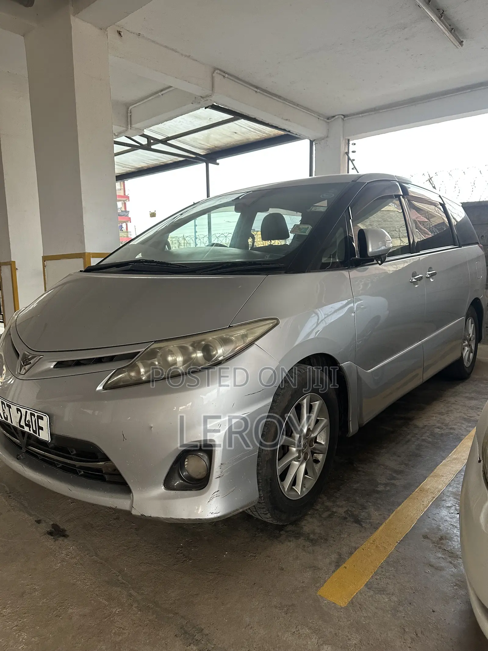 Toyota Estima 2011 Silver